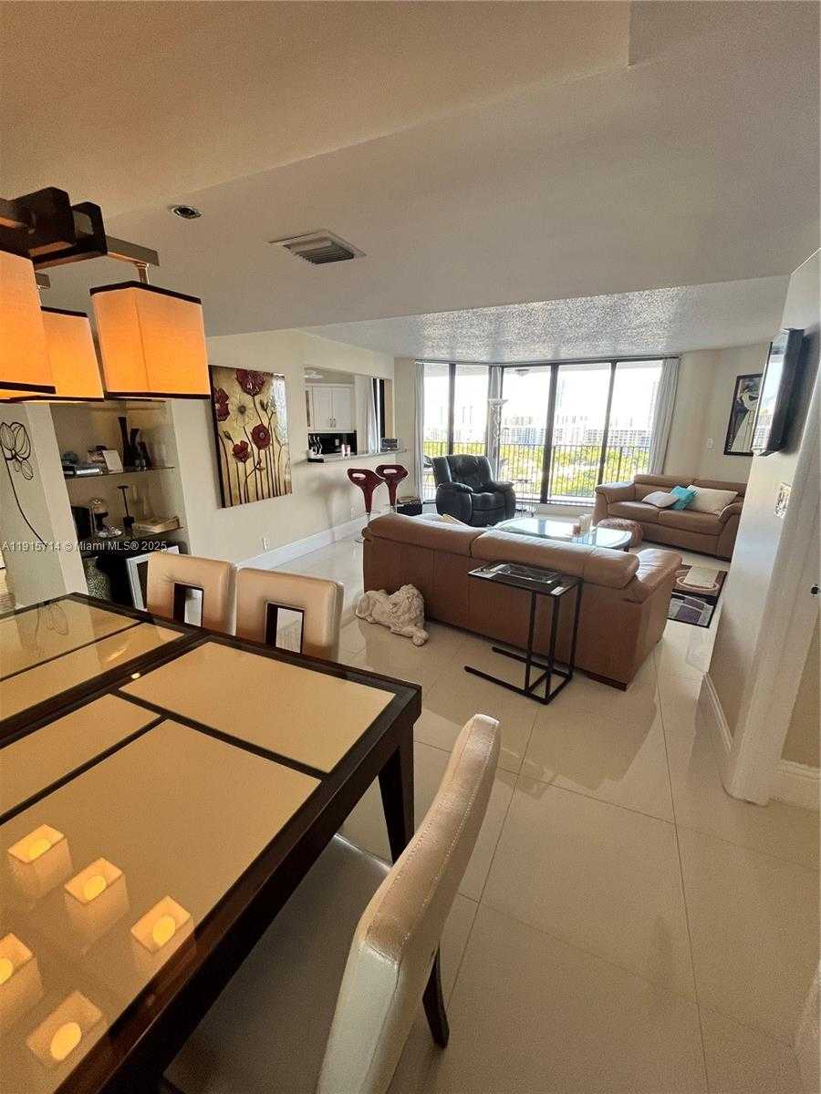 Imagen de Pequeño Objeto