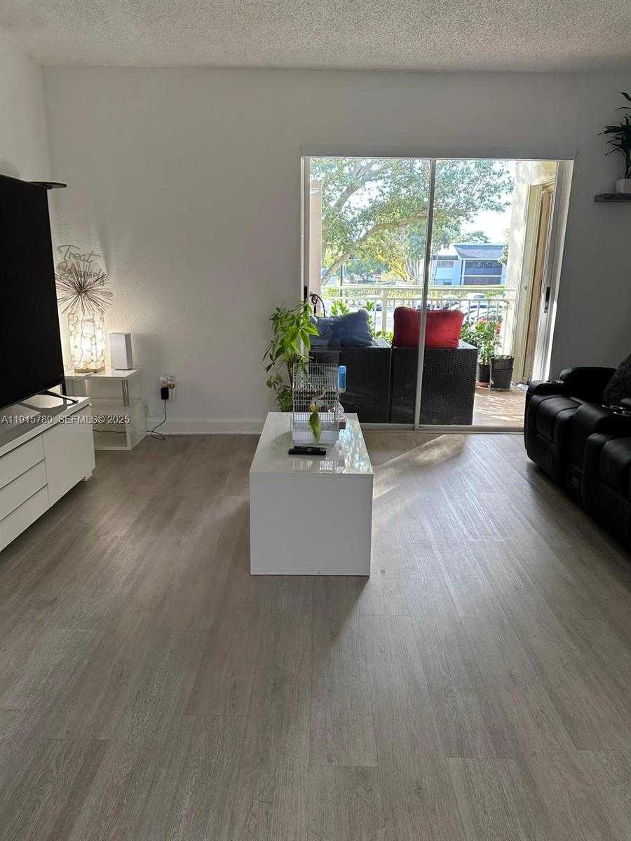 Small Image of 18890 NORTH WEST 57TH AVE #210, Hialeah Number 4