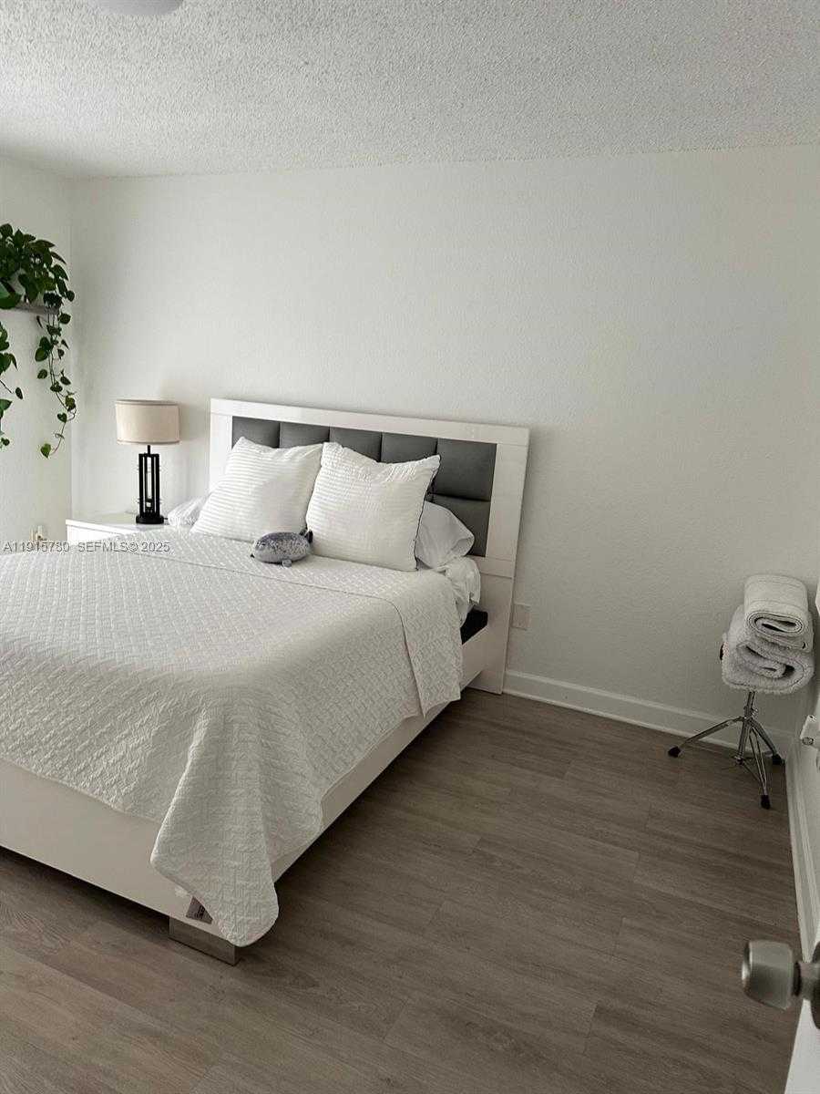 Small Image of 18890 NORTH WEST 57TH AVE #210, Hialeah Number 6