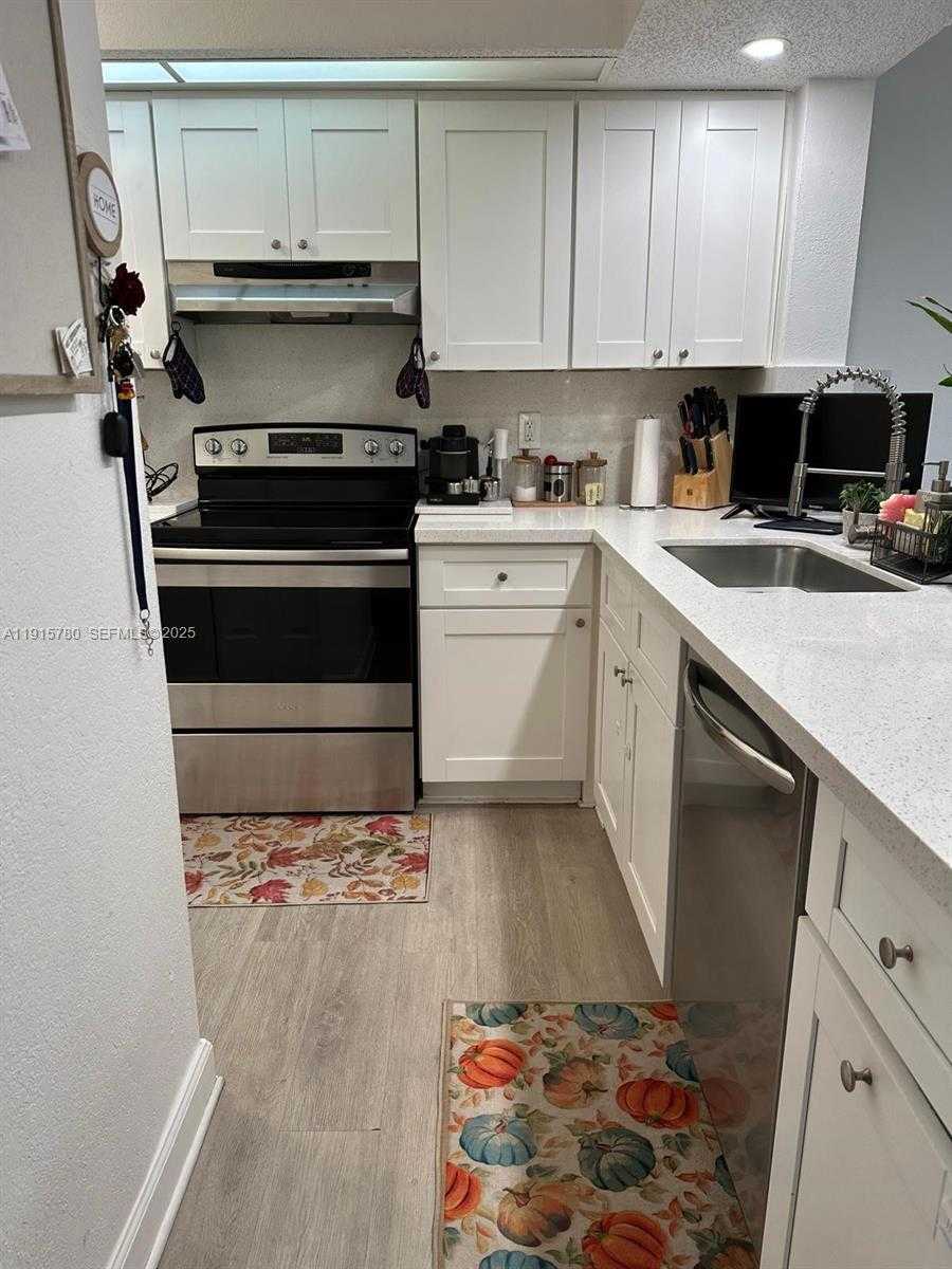 Small Image of 18890 NORTH WEST 57TH AVE #210, Hialeah Number 7