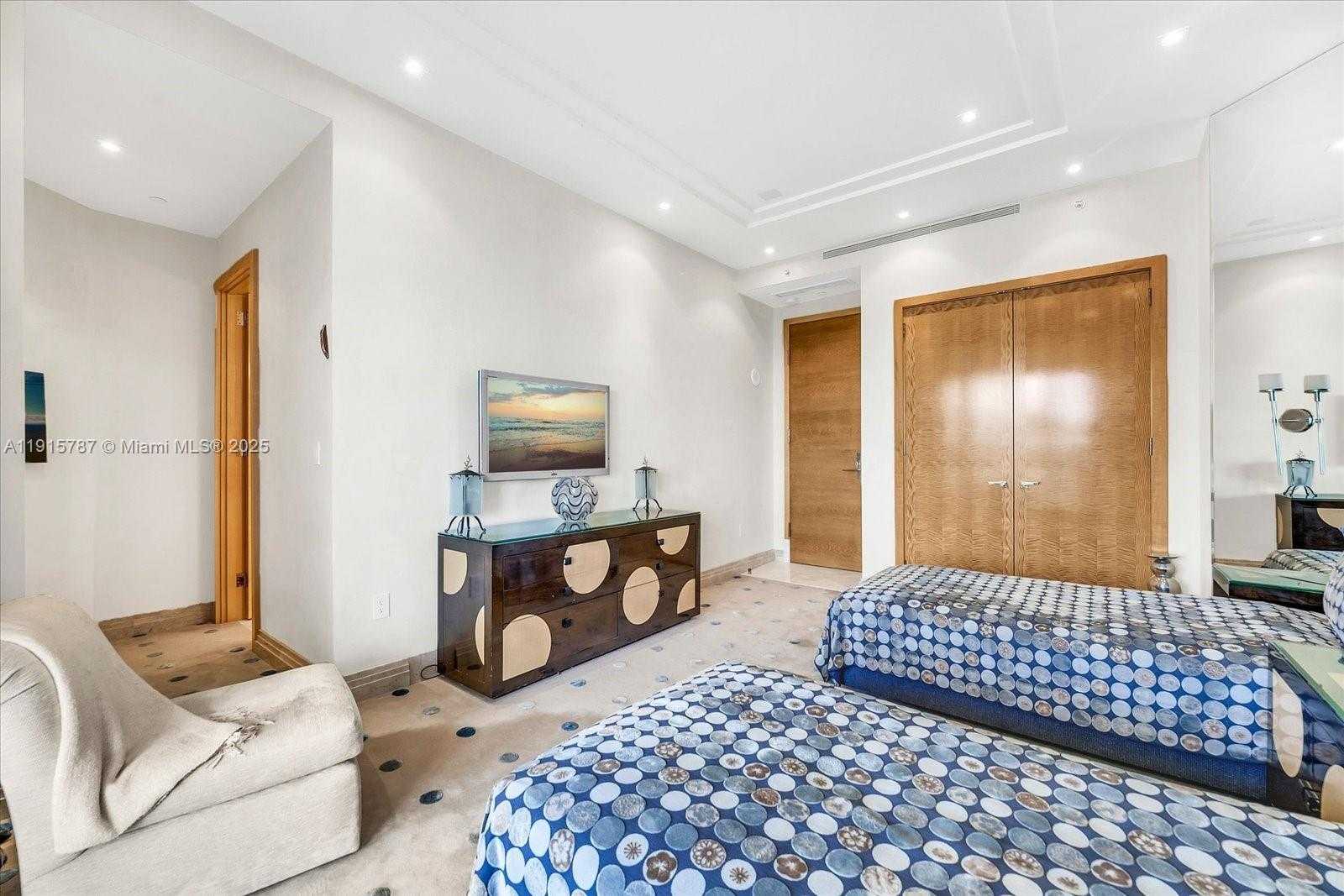 Small Image of Key Biscayne Number 20