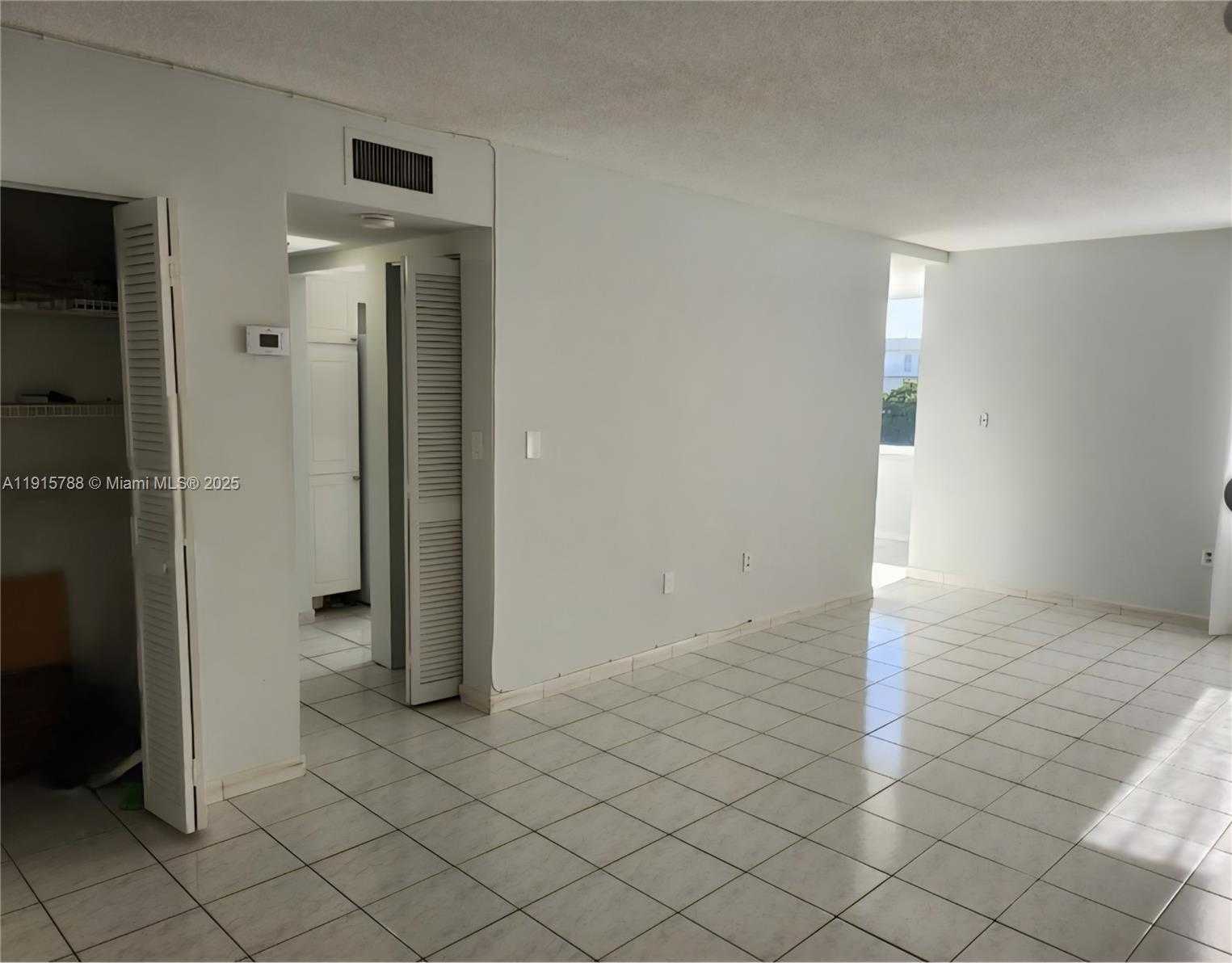 Small Image of 250 180TH DR #510, Sunny Isles Beach Number 5