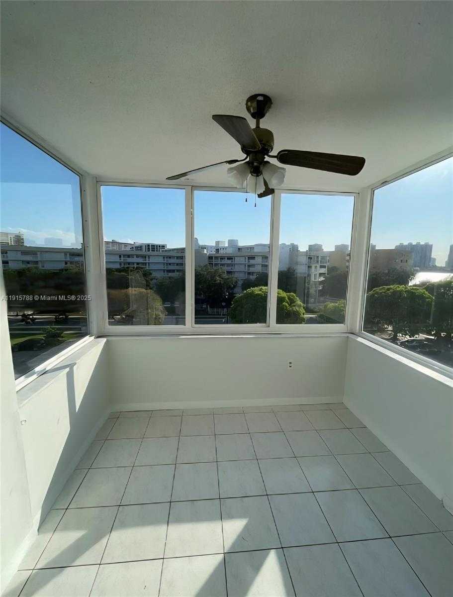 Small Image of 250 180TH DR #510, Sunny Isles Beach Number 9
