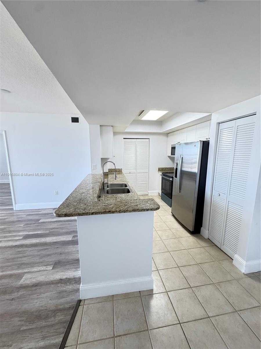Small Image of 19501 WEST COUNTRY CLUB DR #2310, Aventura Number 10