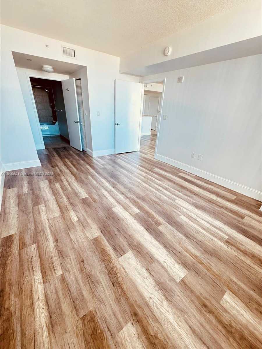 Small Image of 19501 WEST COUNTRY CLUB DR #2310, Aventura Number 17