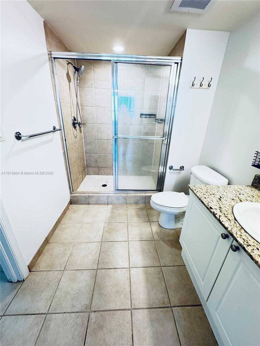 Small Image of 19501 WEST COUNTRY CLUB DR #2310, Aventura Number 25