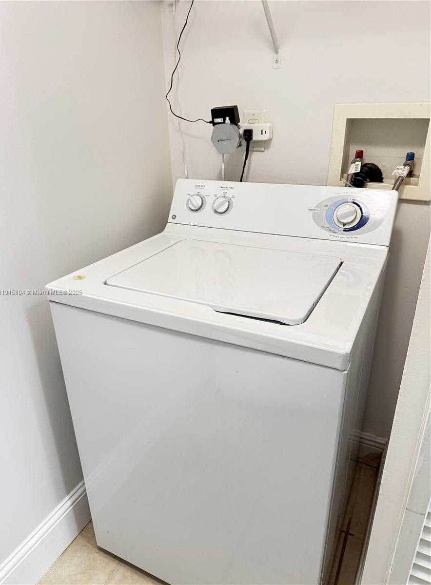 Small Image of 19501 WEST COUNTRY CLUB DR #2310, Aventura Number 29