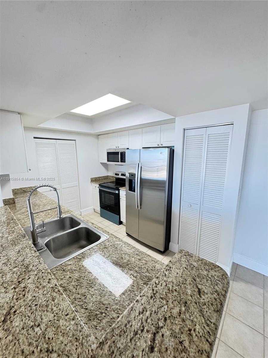 Small Image of 19501 WEST COUNTRY CLUB DR #2310, Aventura Number 8