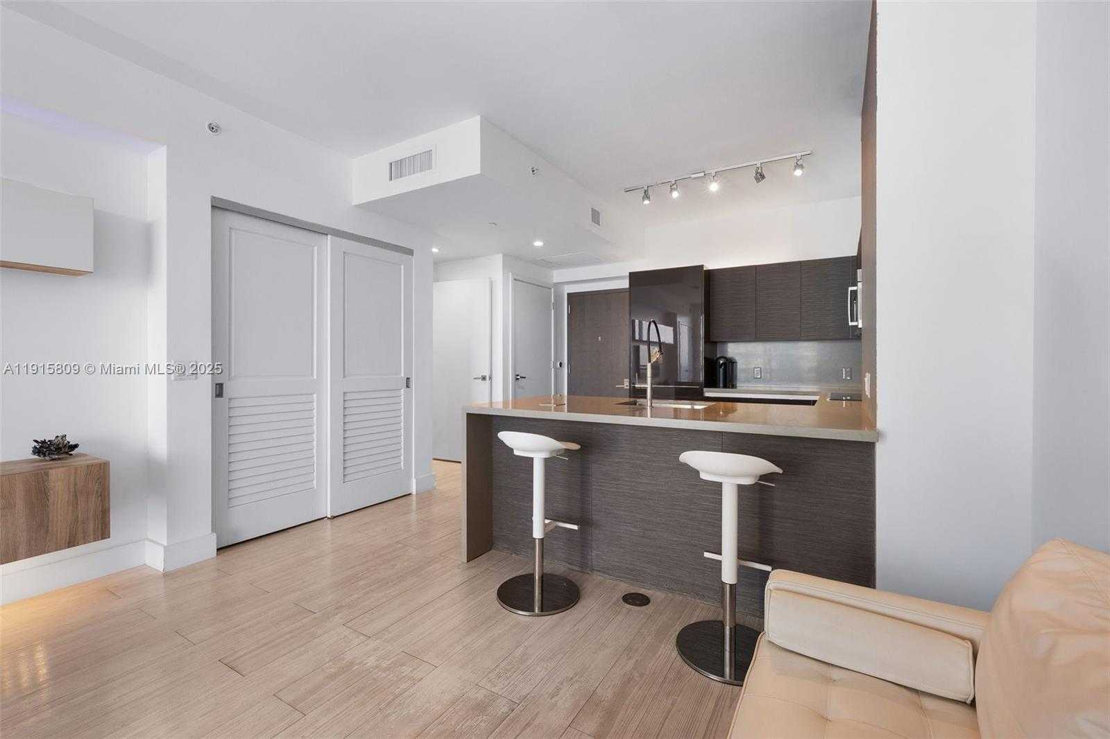 Small Image of 1080 BRICKELL AVE #3705, Miami Number 14