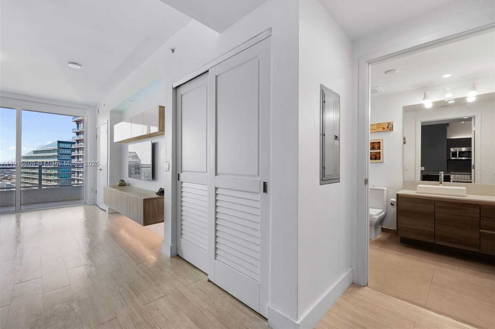 Small Image of 1080 BRICKELL AVE #3705, Miami Number 19