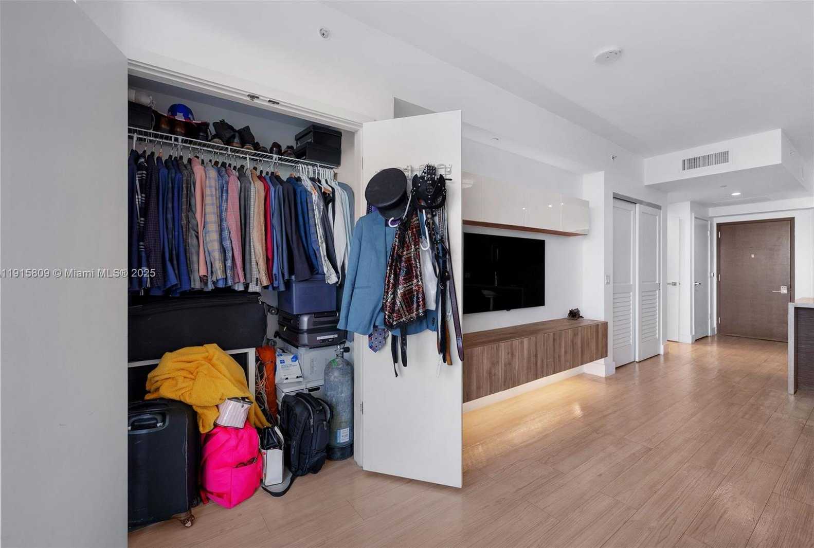 Small Image of 1080 BRICKELL AVE #3705, Miami Number 9