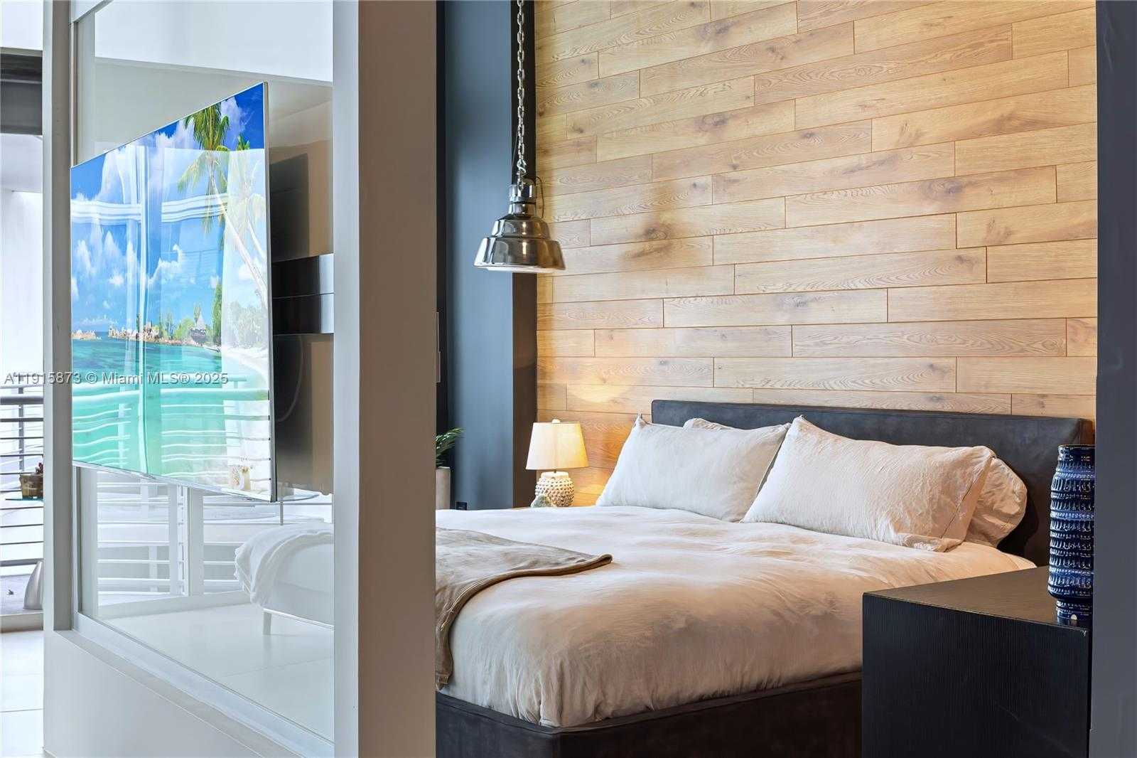 Small Image of 2001 MERIDIAN AVE #515, Miami Beach Number 10