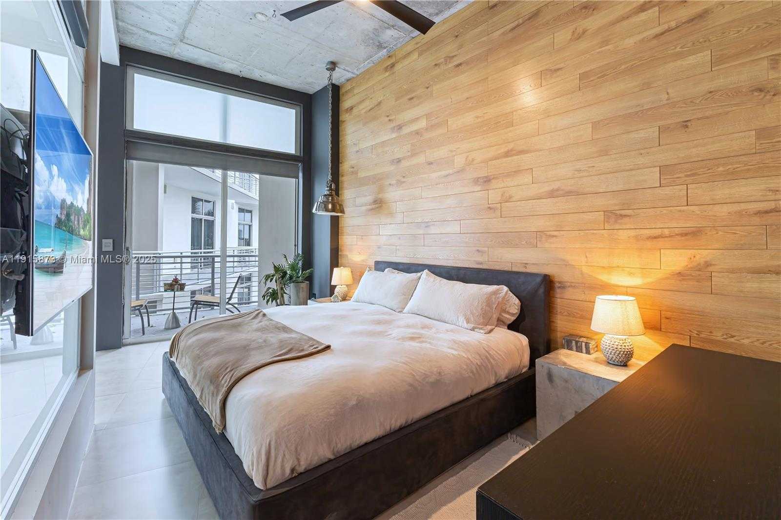 Small Image of 2001 MERIDIAN AVE #515, Miami Beach Number 13