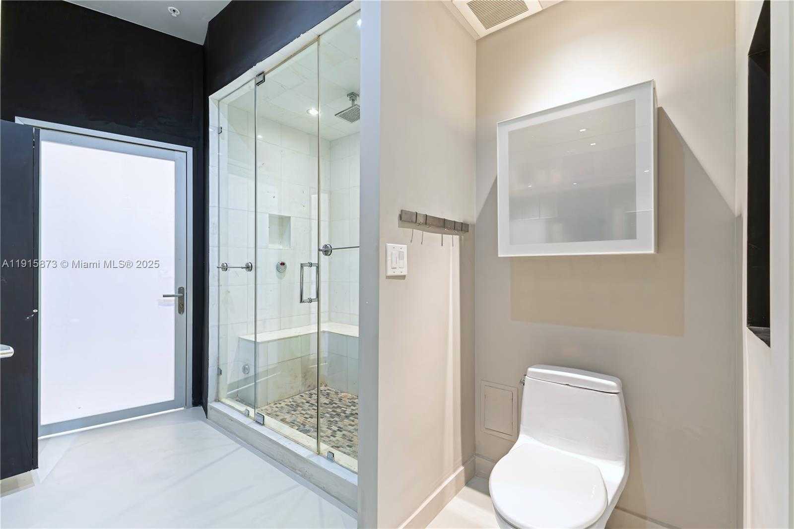 Small Image of 2001 MERIDIAN AVE #515, Miami Beach Number 16