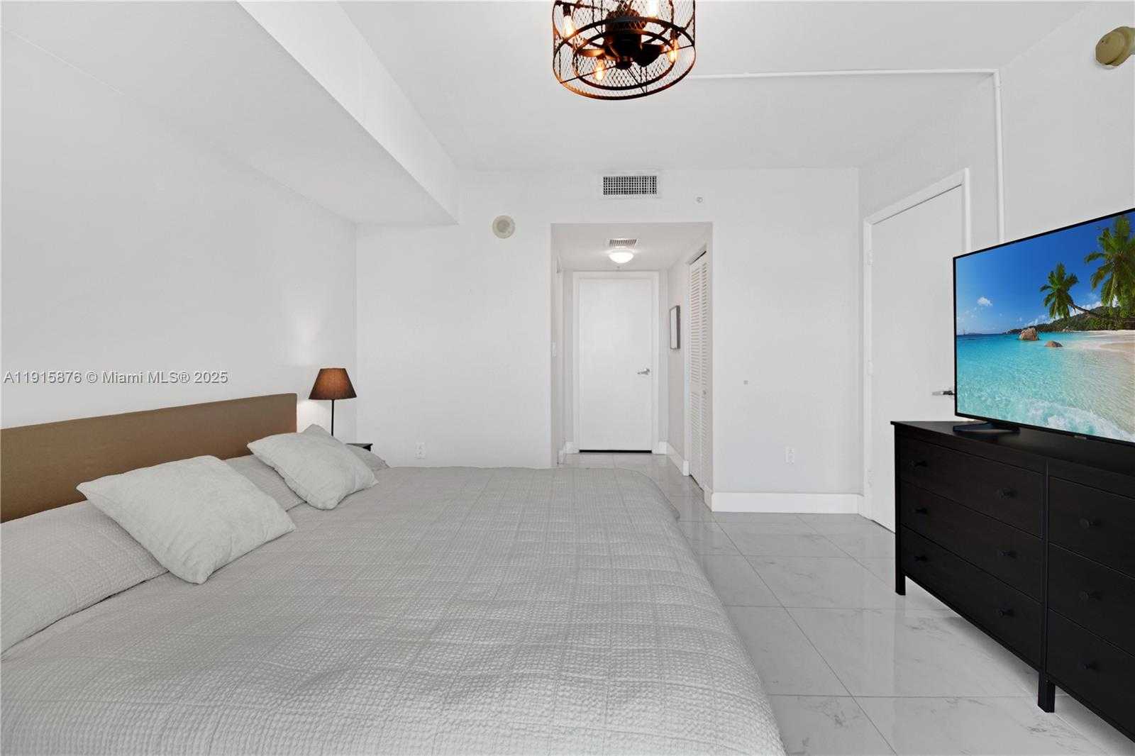 Small Image of 1800 NORTH BAYSHORE DR #4106, Miami Number 14