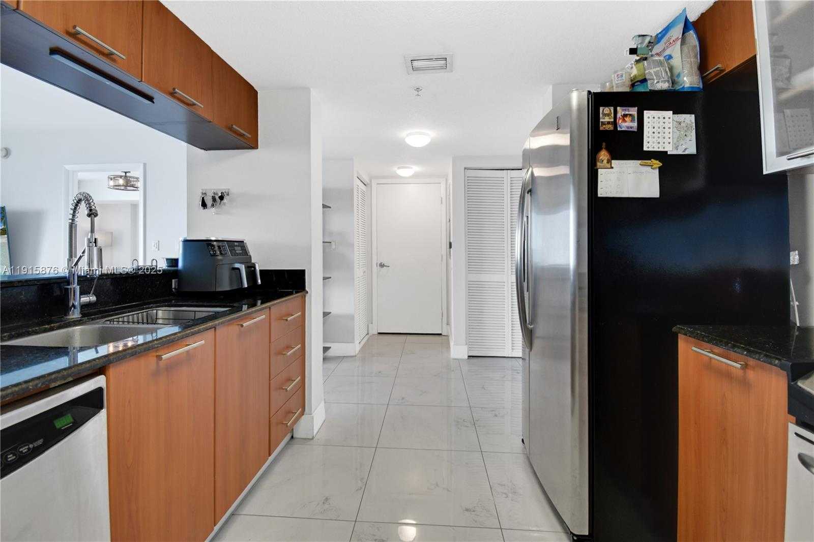 Small Image of 1800 NORTH BAYSHORE DR #4106, Miami Number 9