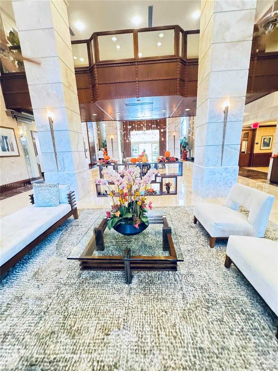 Small Image of 19501 WEST COUNTRY CLUB DR #PH-06, Aventura Number 15