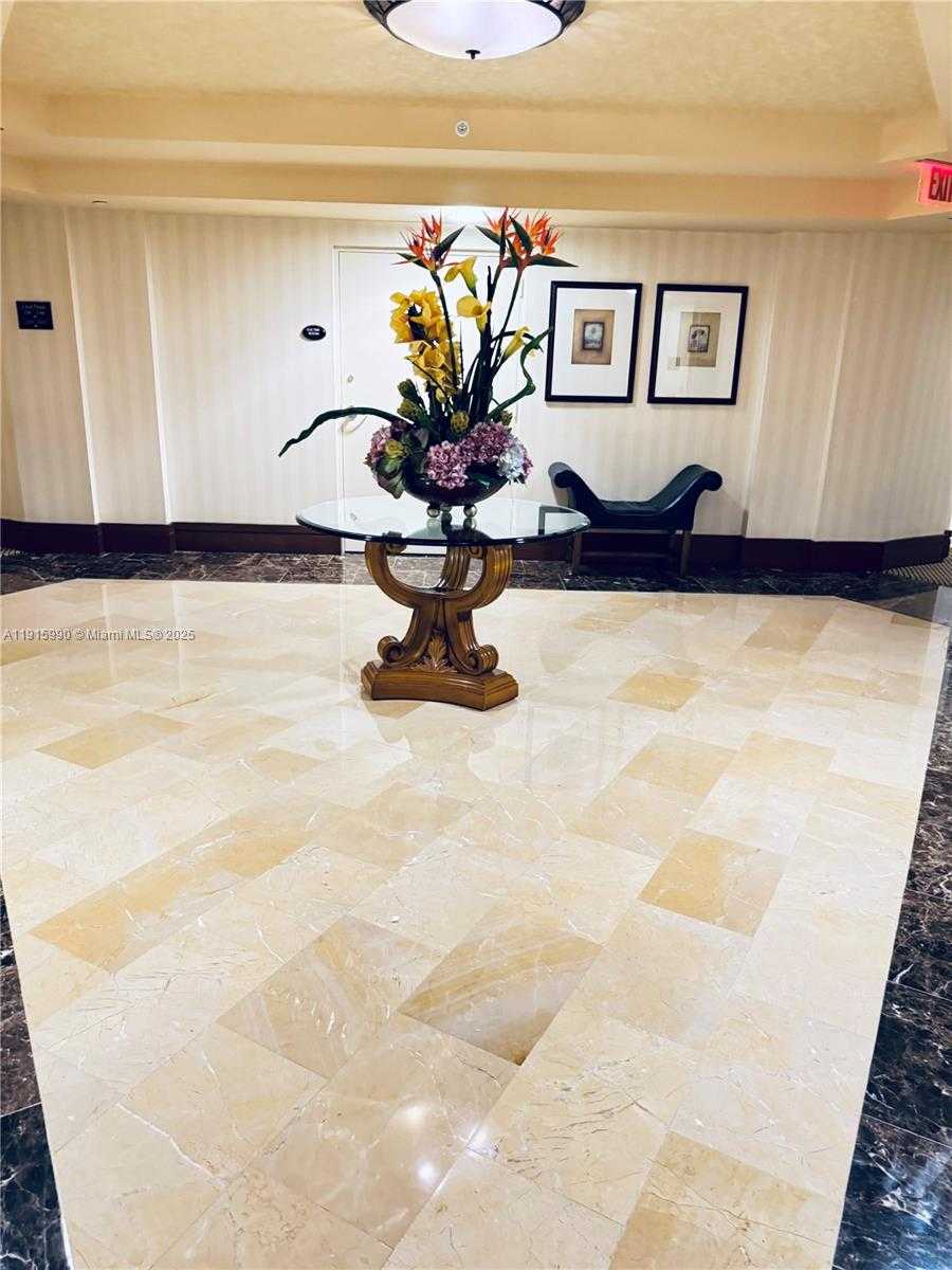 Small Image of 19501 WEST COUNTRY CLUB DR #PH-06, Aventura Number 33