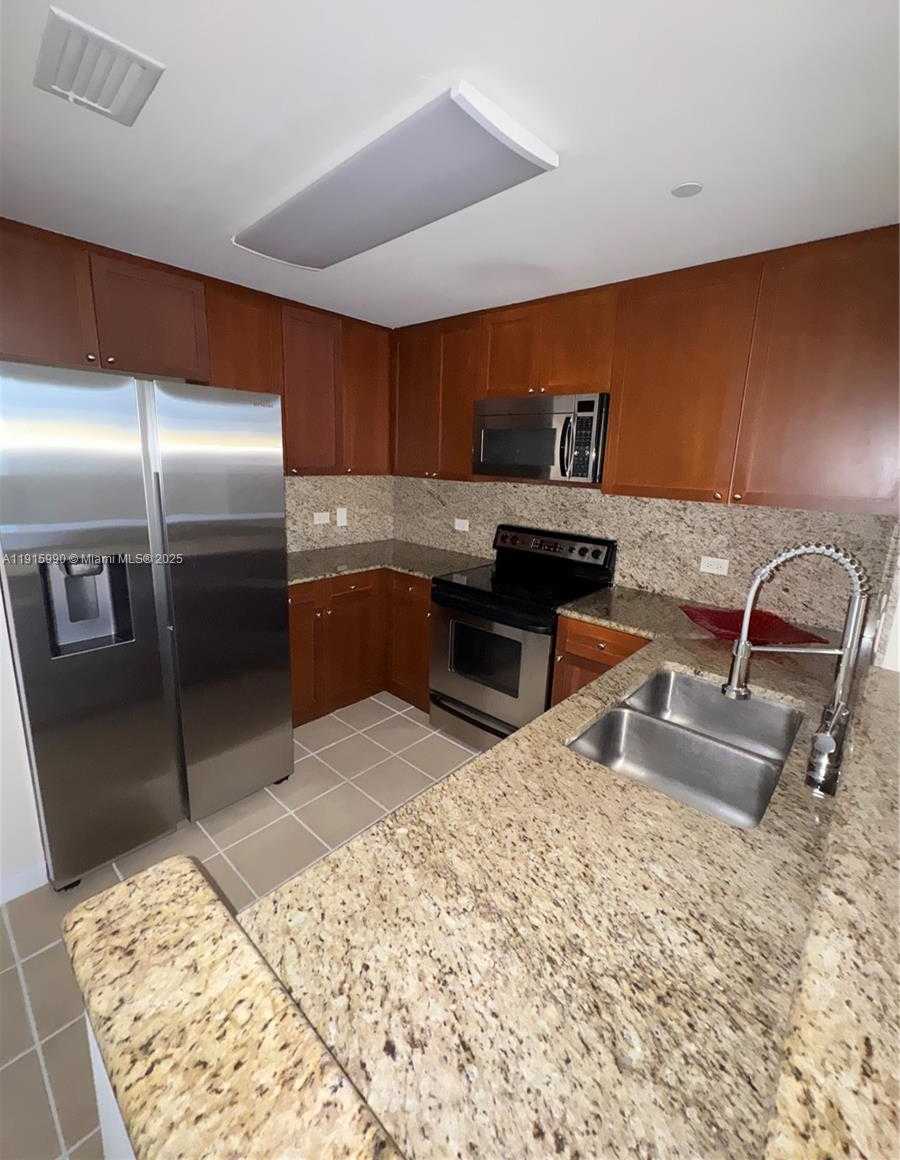 Small Image of 19501 WEST COUNTRY CLUB DR #PH-06, Aventura Number 5