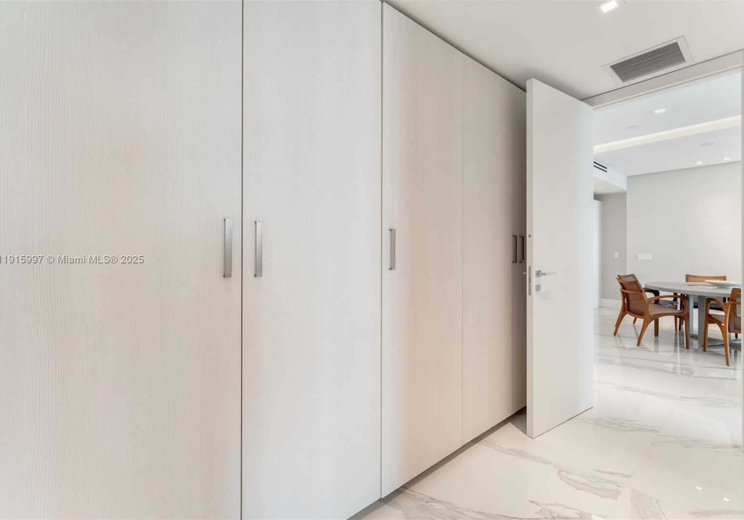 Small Image of 10201 COLLINS AVE #1803, Bal Harbour Number 36