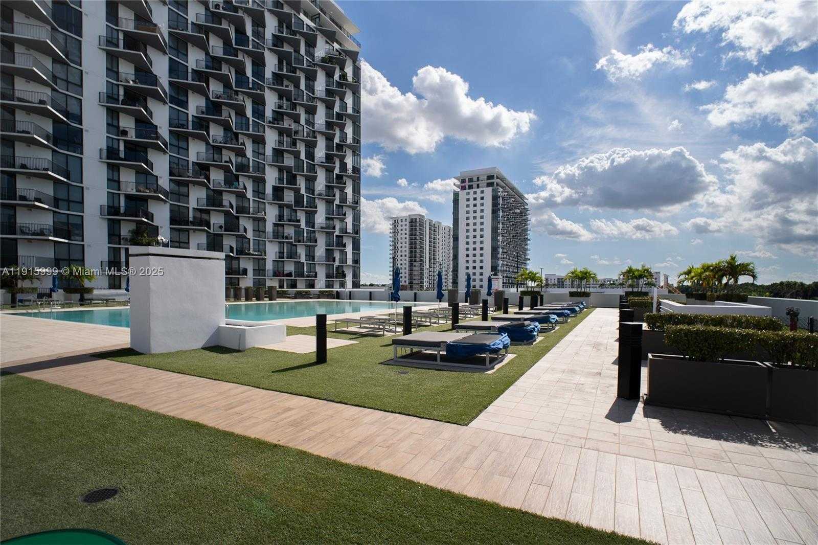 Imagen de Pequeño Objeto