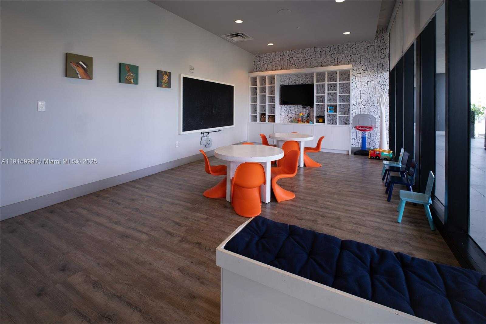 Imagen de Pequeño Objeto