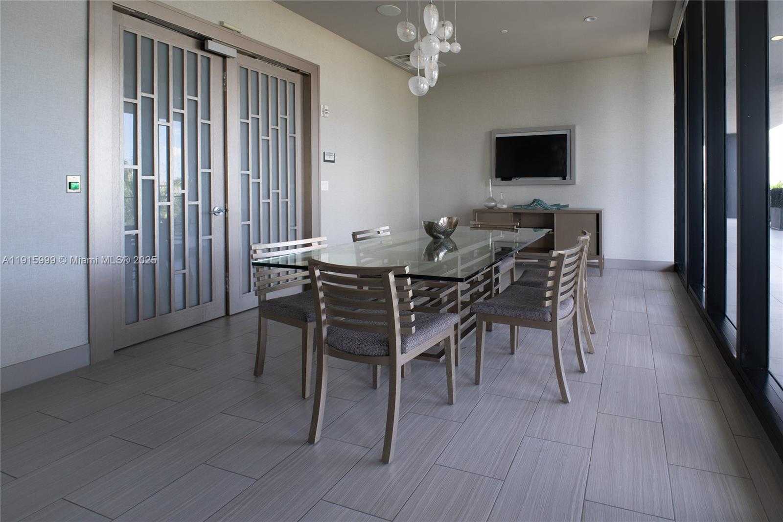 Imagen de Pequeño Objeto