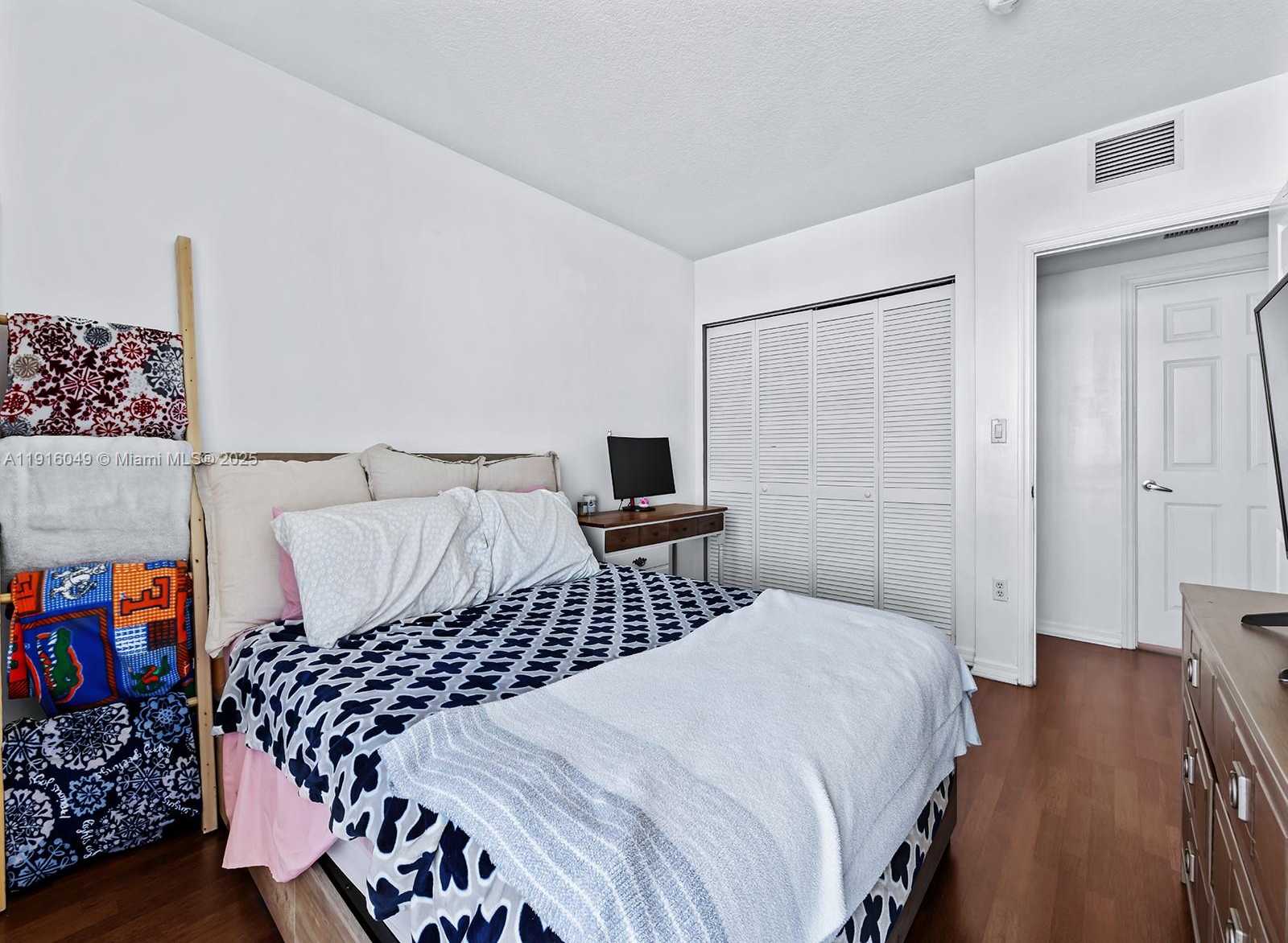 Small Image of 900 SOUTH WEST 8TH ST #1208, Miami Number 12