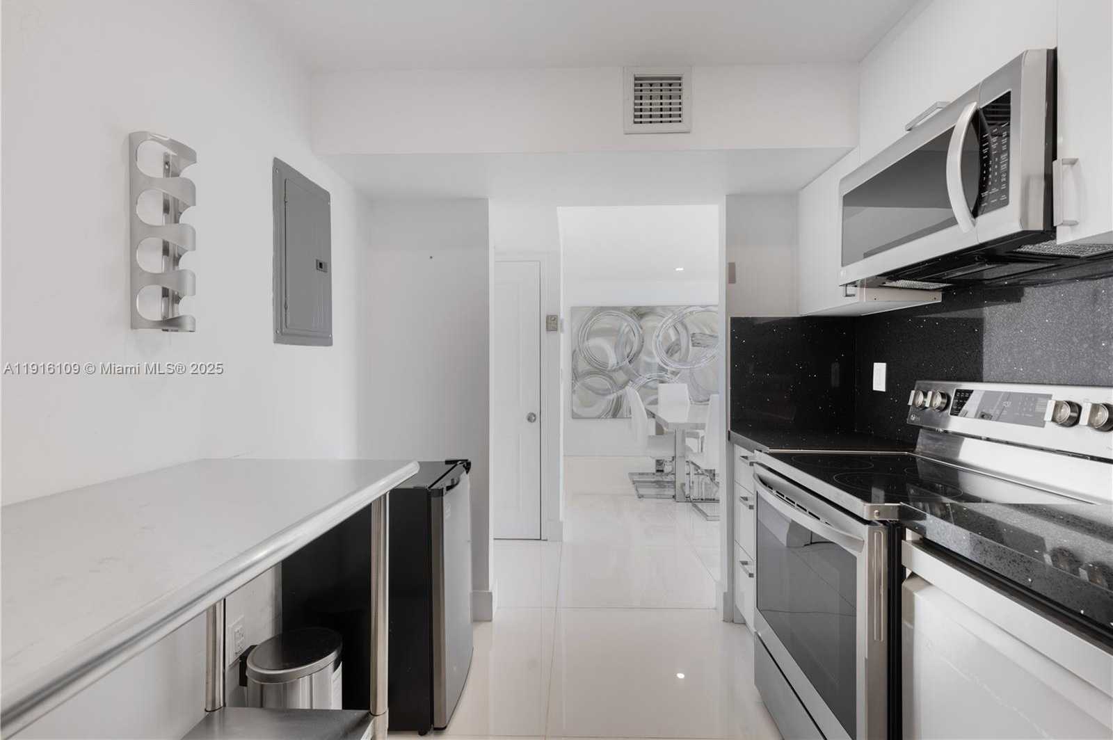Small Image of 3701 NORTH COUNTRY CLUB DR #1805, Aventura Number 10