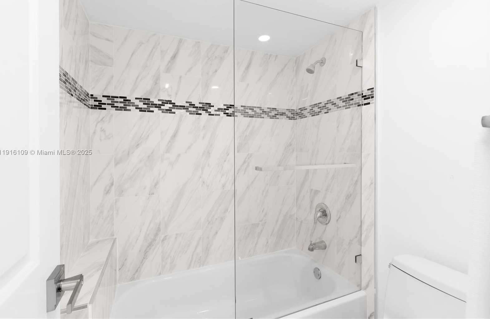 Small Image of 3701 NORTH COUNTRY CLUB DR #1805, Aventura Number 23