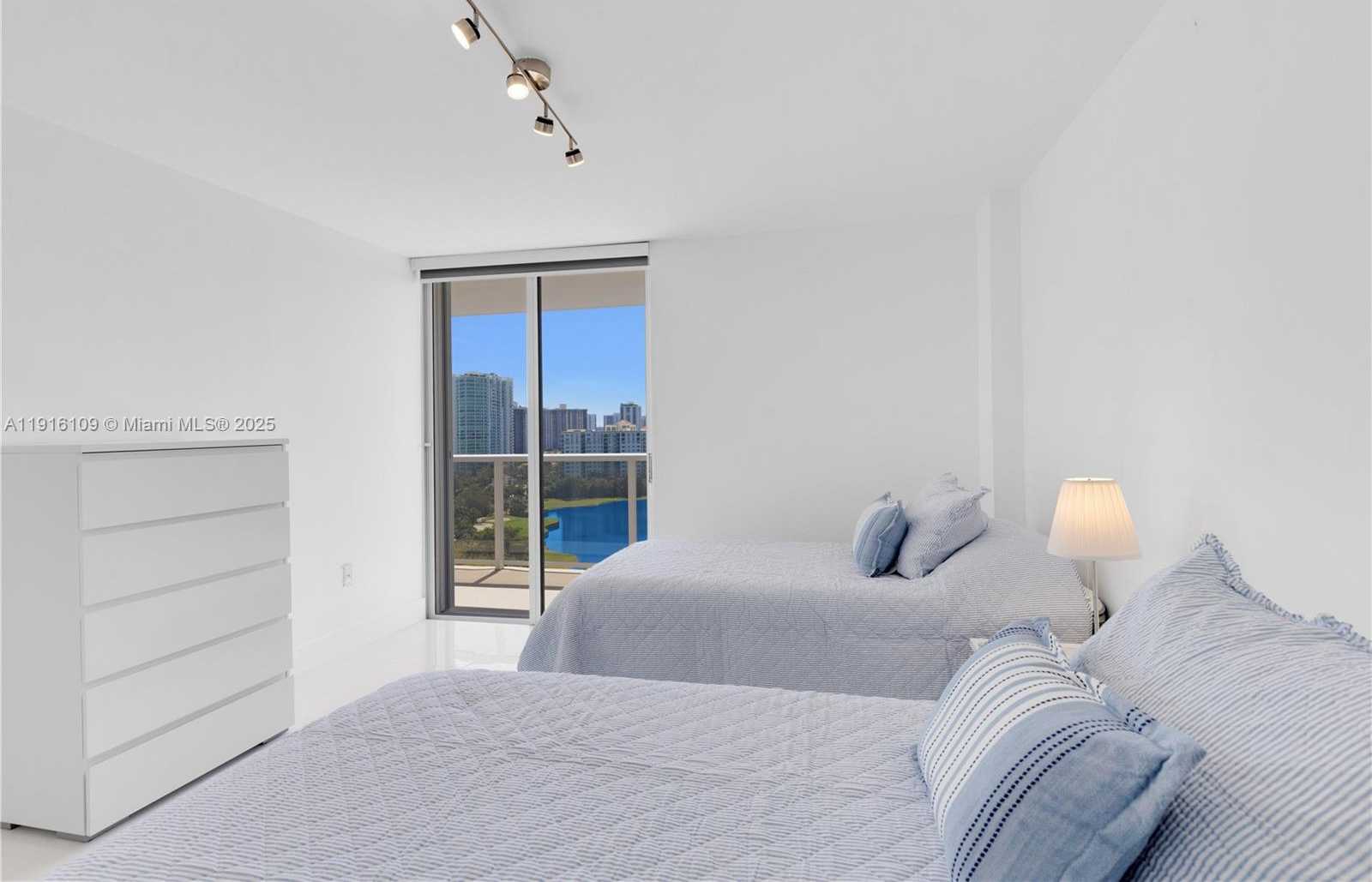 Small Image of 3701 NORTH COUNTRY CLUB DR #1805, Aventura Number 26