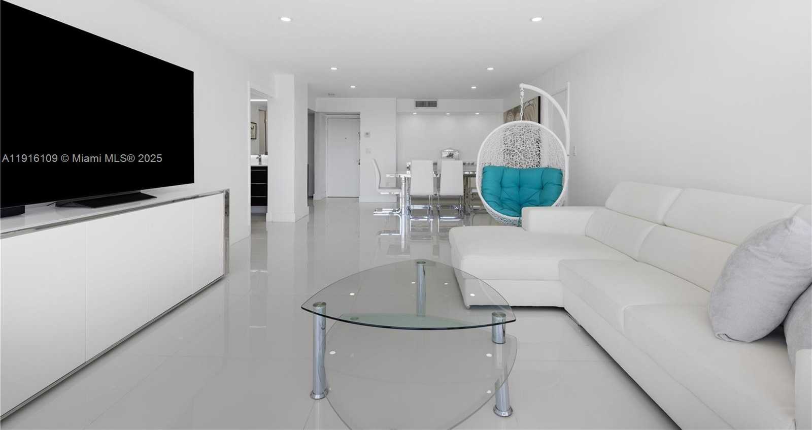 Small Image of 3701 NORTH COUNTRY CLUB DR #1805, Aventura Number 5