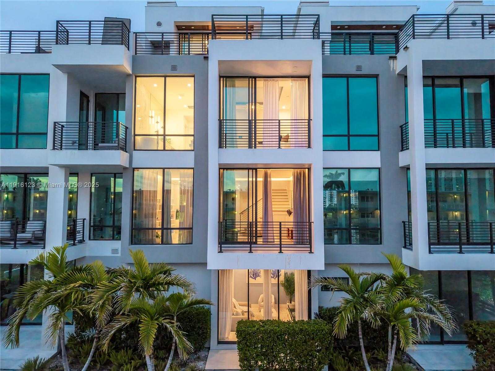 Small Image of 4098 NORTH EAST 167 ST #9, North Miami Beach Number 2