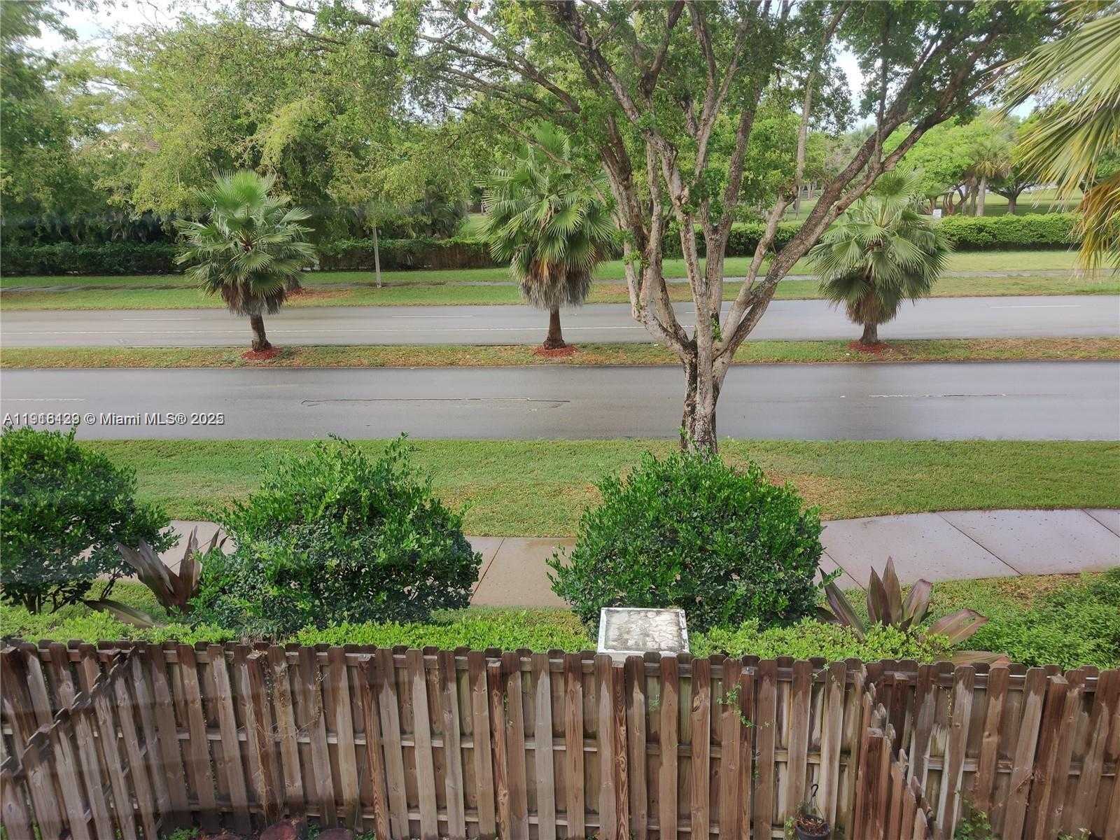 Small Image of 15103 SOUTH WEST 113TH TER #15103, Miami Number 22