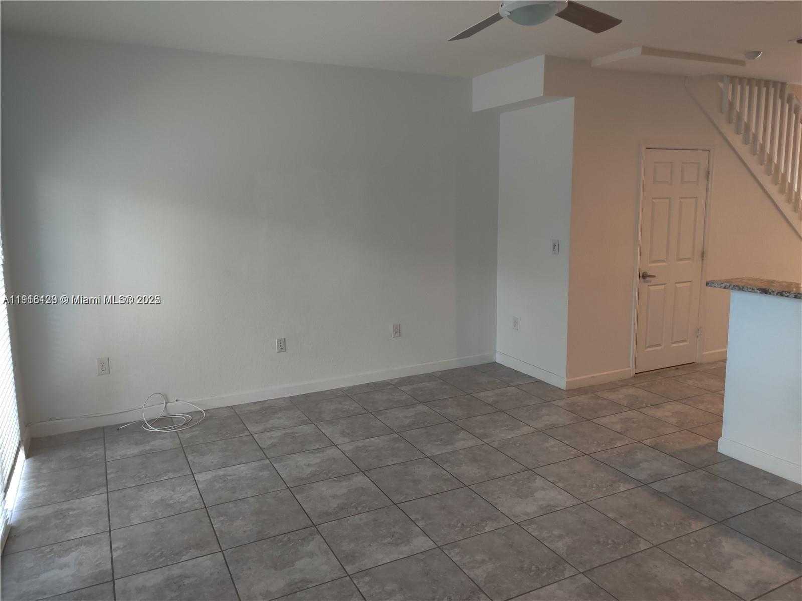 Small Image of 15103 SOUTH WEST 113TH TER #15103, Miami Number 9