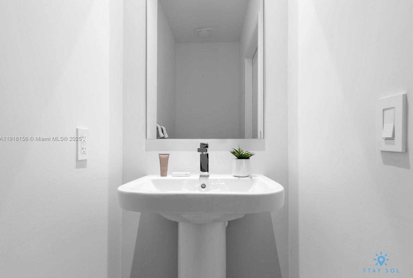 Small Image of 4010 SOUTH OCEAN DR #T4106, Hollywood Number 23