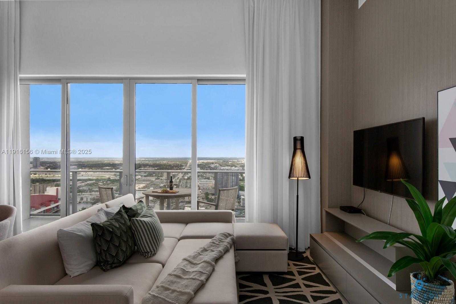 Small Image of 4010 SOUTH OCEAN DR #T4106, Hollywood Number 3