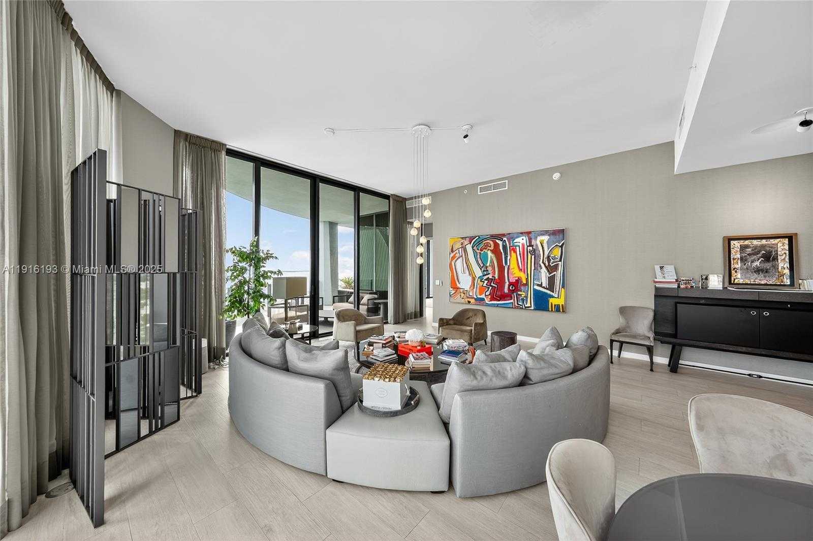 Small Image of 2821 SOUTH BAYSHORE DR #LPH-D, Miami Number 2