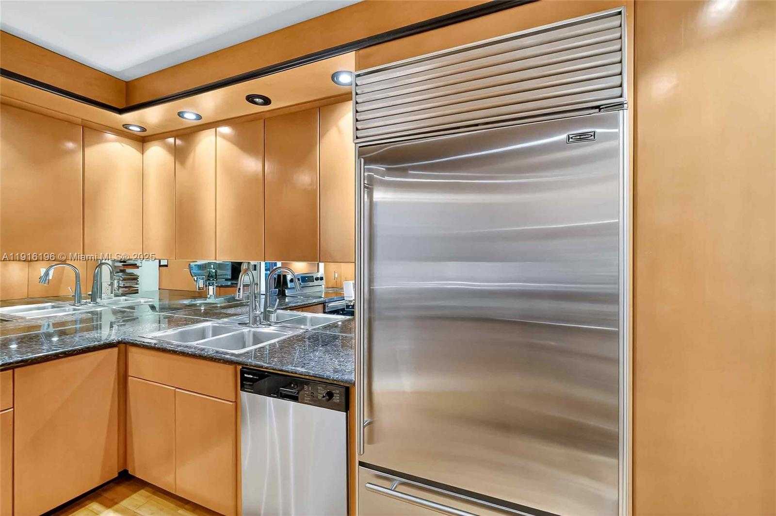 Small Image of 2 GROVE ISLE DR #B1804, Coconut Grove Number 18