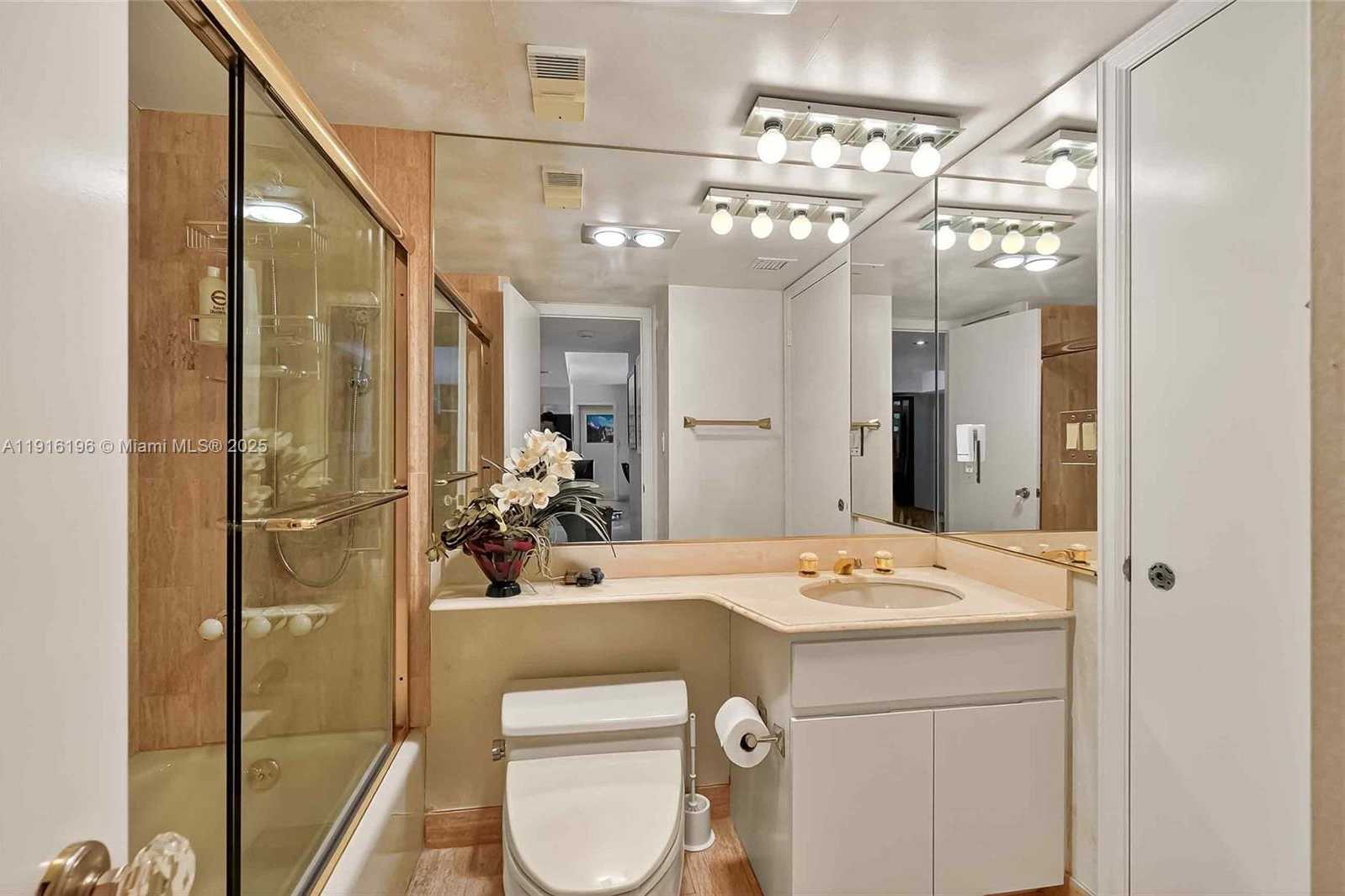 Small Image of 2 GROVE ISLE DR #B1804, Coconut Grove Number 35