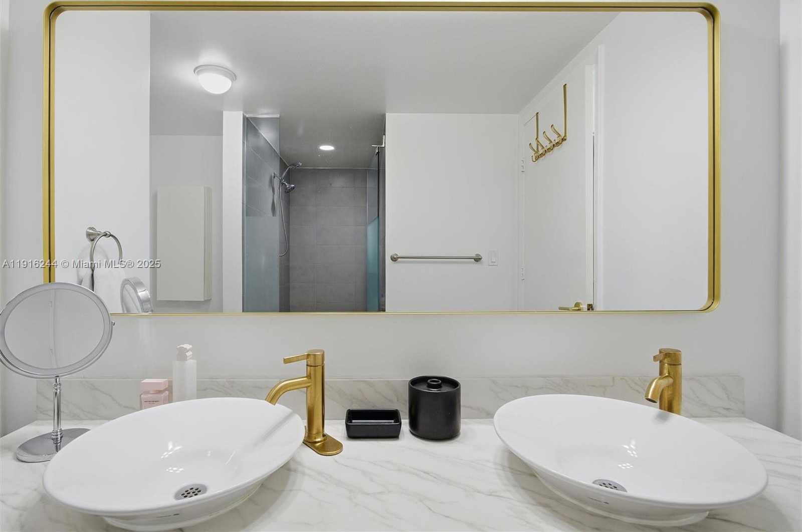 Small Image of 92 SOUTH WEST 3RD ST #1604, Miami Number 22