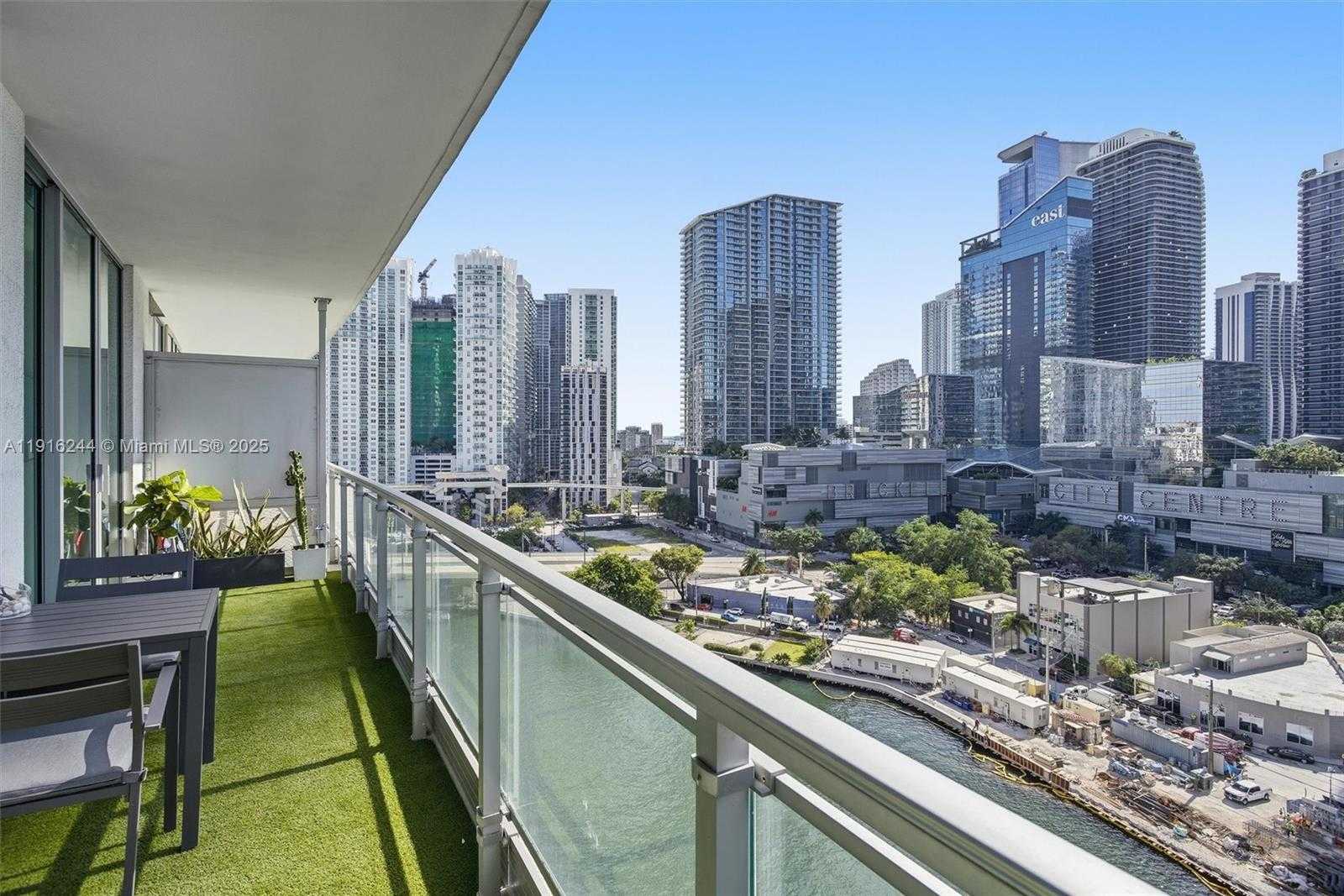 Small Image of 92 SOUTH WEST 3RD ST #1604, Miami Number 6