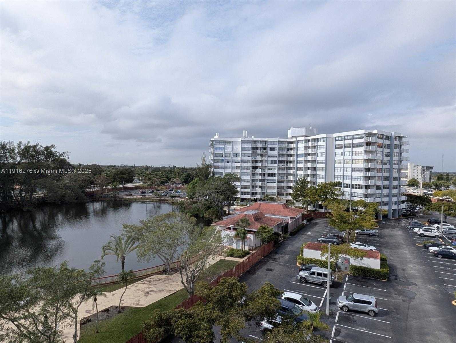 Small Image of 1300 NORTH EAST MIAMI GARDENS DR #613E, Miami Number 22