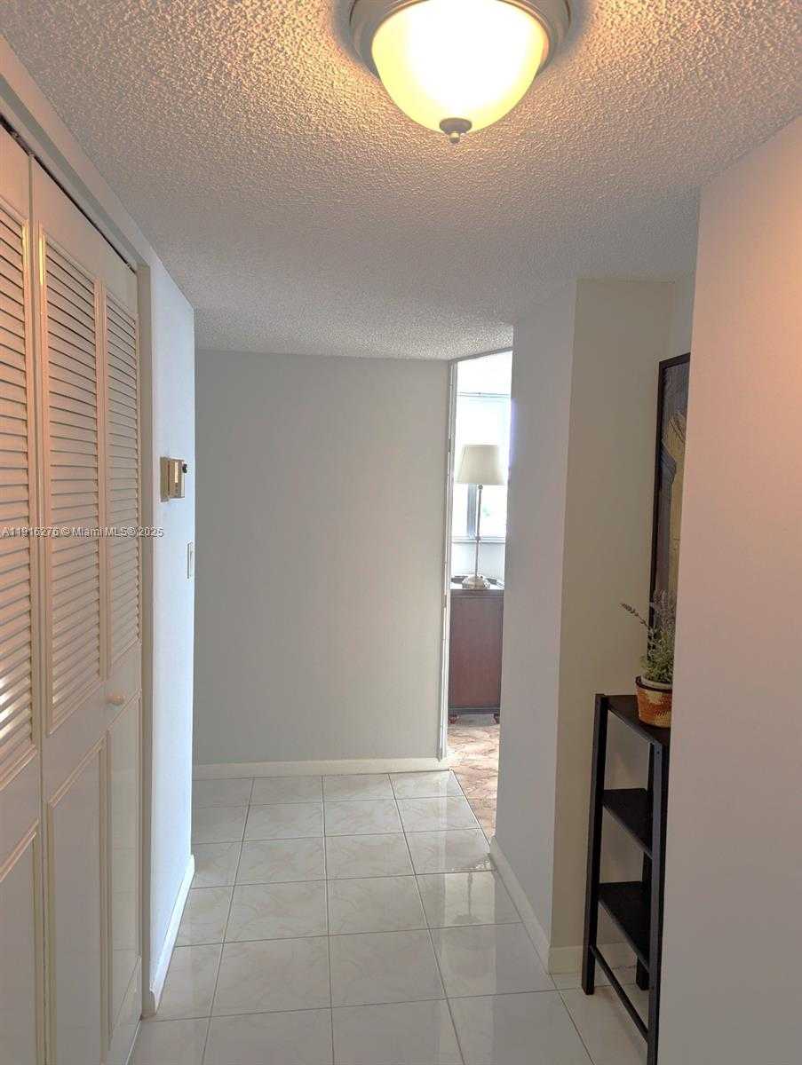 Small Image of 1300 NORTH EAST MIAMI GARDENS DR #613E, Miami Number 6