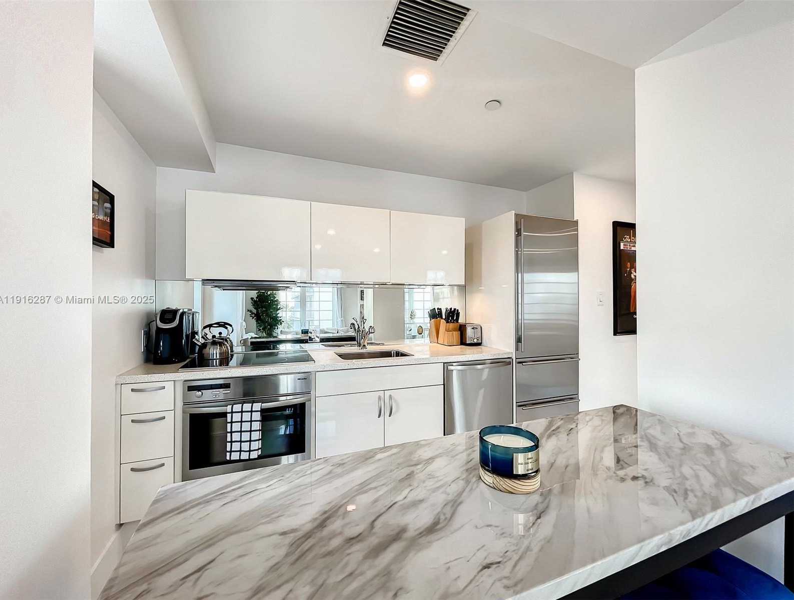 Small Image of 1250 OCEAN DR #4D, Miami Beach Number 13