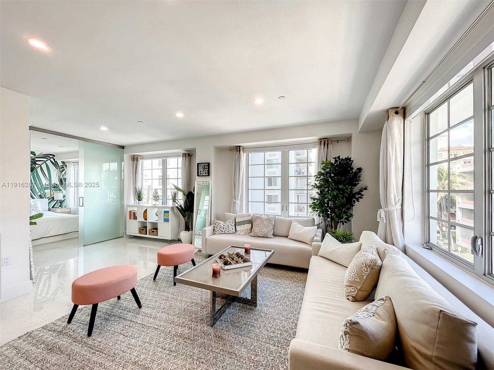 Small Image of 1250 OCEAN DR #4D, Miami Beach Number 7