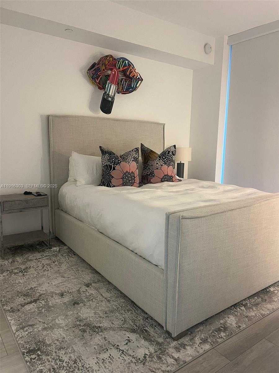 Small Image of 55 SOUTH WEST 9TH ST #2610, Miami Number 3