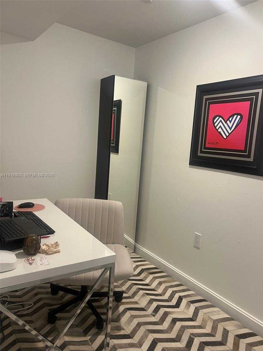 Small Image of 55 SOUTH WEST 9TH ST #2610, Miami Number 4