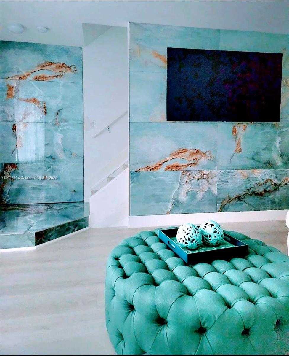 Small Image of 7810 SOUTH WEST 102ND LN, Miami Number 12