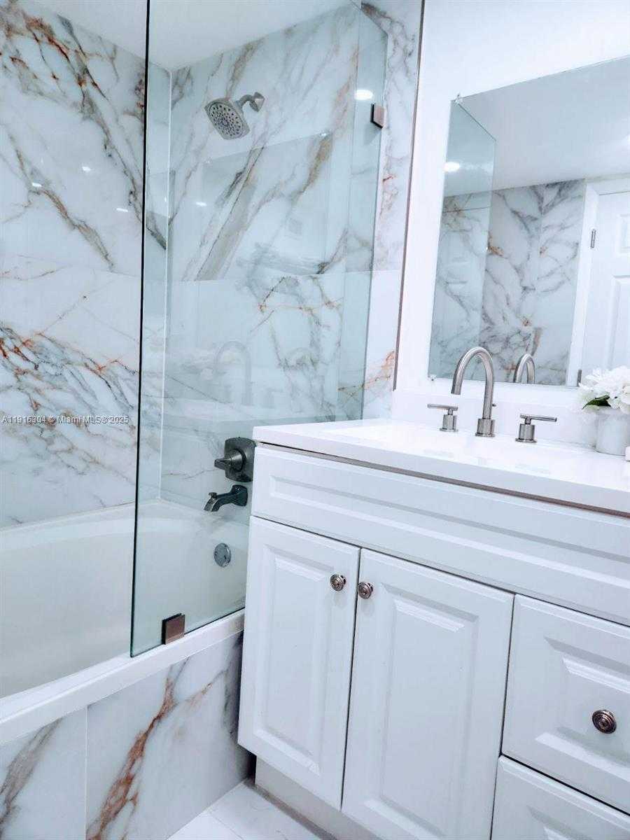 Small Image of 7810 SOUTH WEST 102ND LN, Miami Number 13